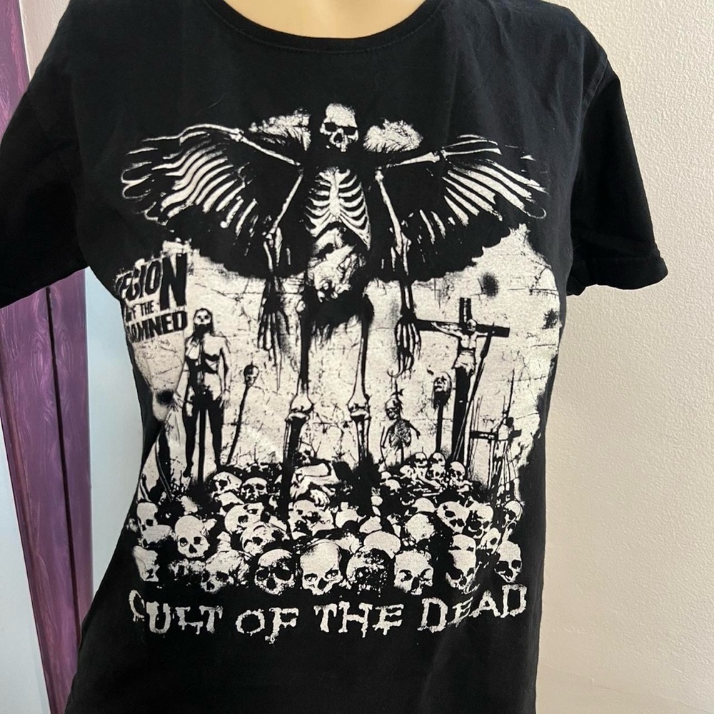 Cult of the Dead Tour Shirt 2009 
Woman size S/M 
Skeleton Design